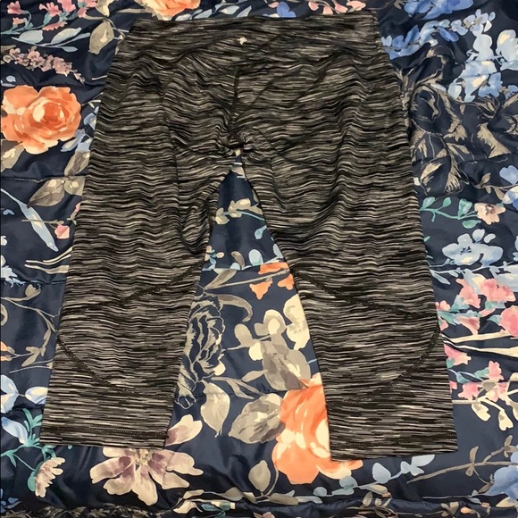 Capris - Picture 2 of 2